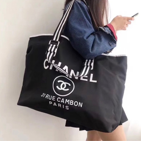 New Auth. Chanel Rue 31 Tote Bag ~ VIP/GWP - Picture 5 of 5